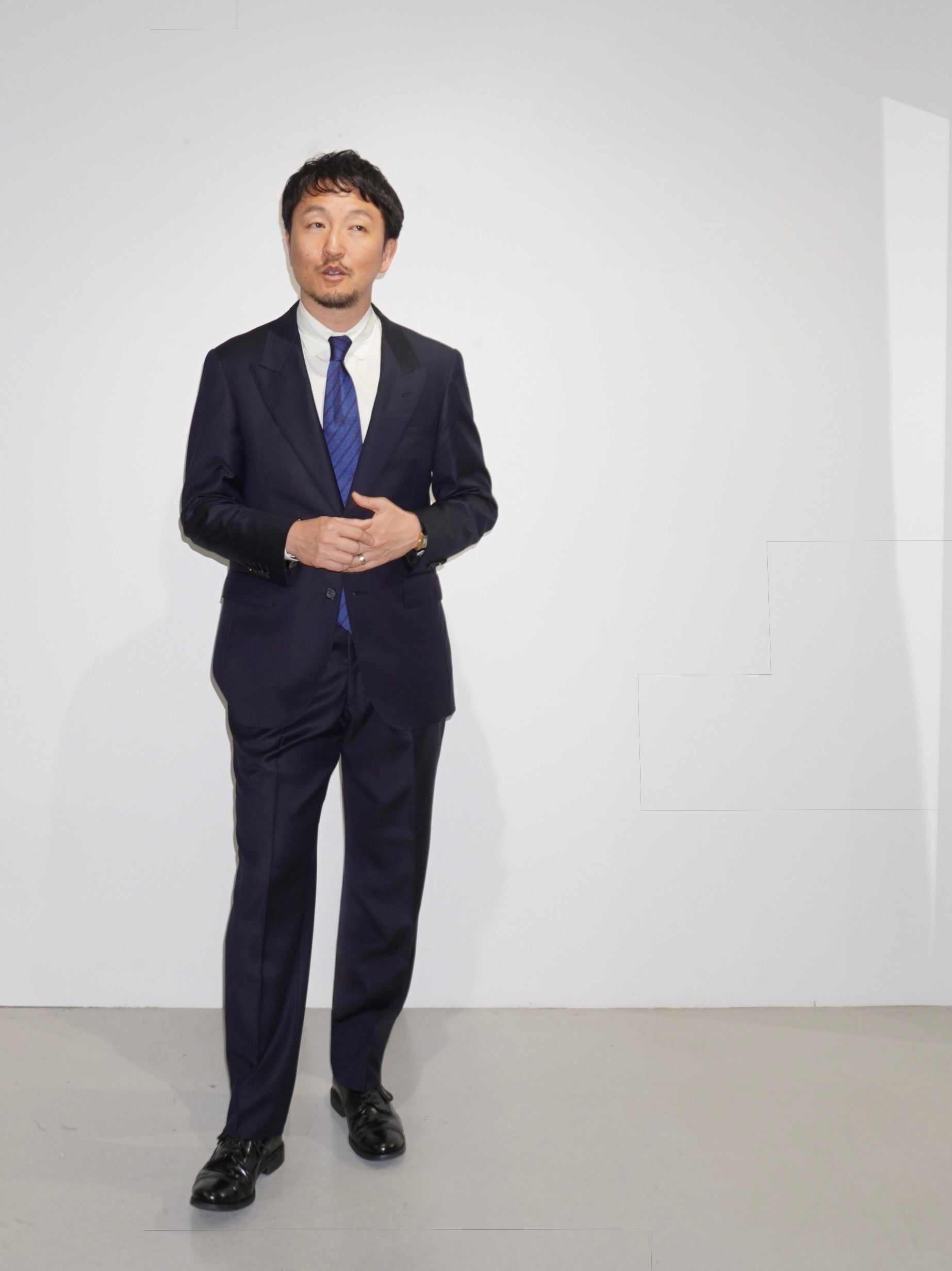 【名古屋 オーダースーツ】ZEGNA TRAVELLERで仕立てるネイビースーツ｜ビジネスからドレスまで対応する一着