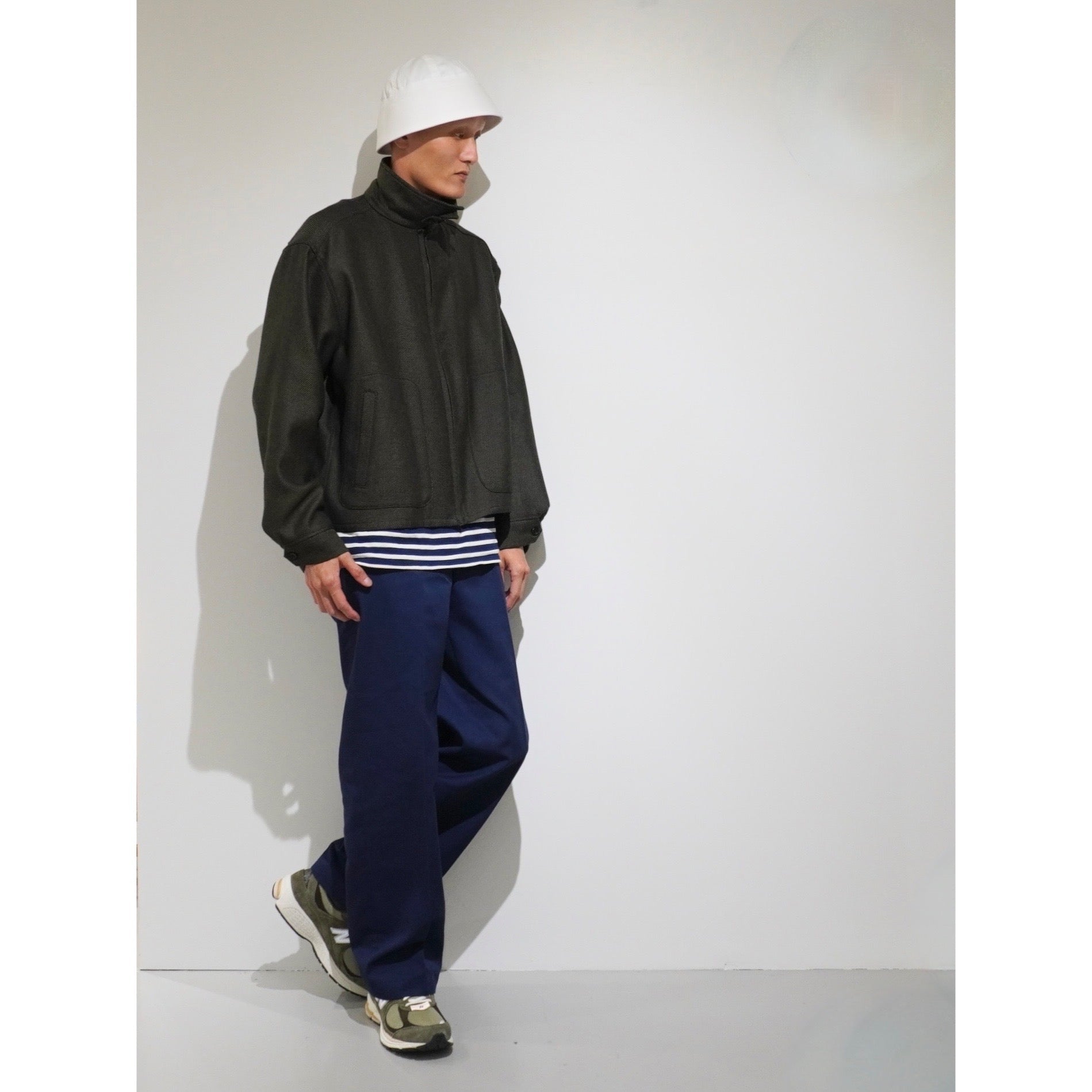反抗 - apartir Online Store