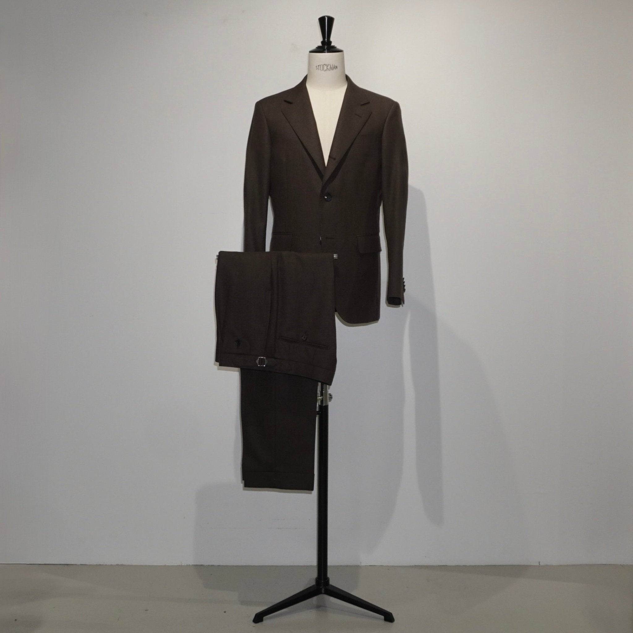 Nagoya Custom Suits: A Professional Guide to Fabric, Color, and Tailoring by apartir - apartir Online Store