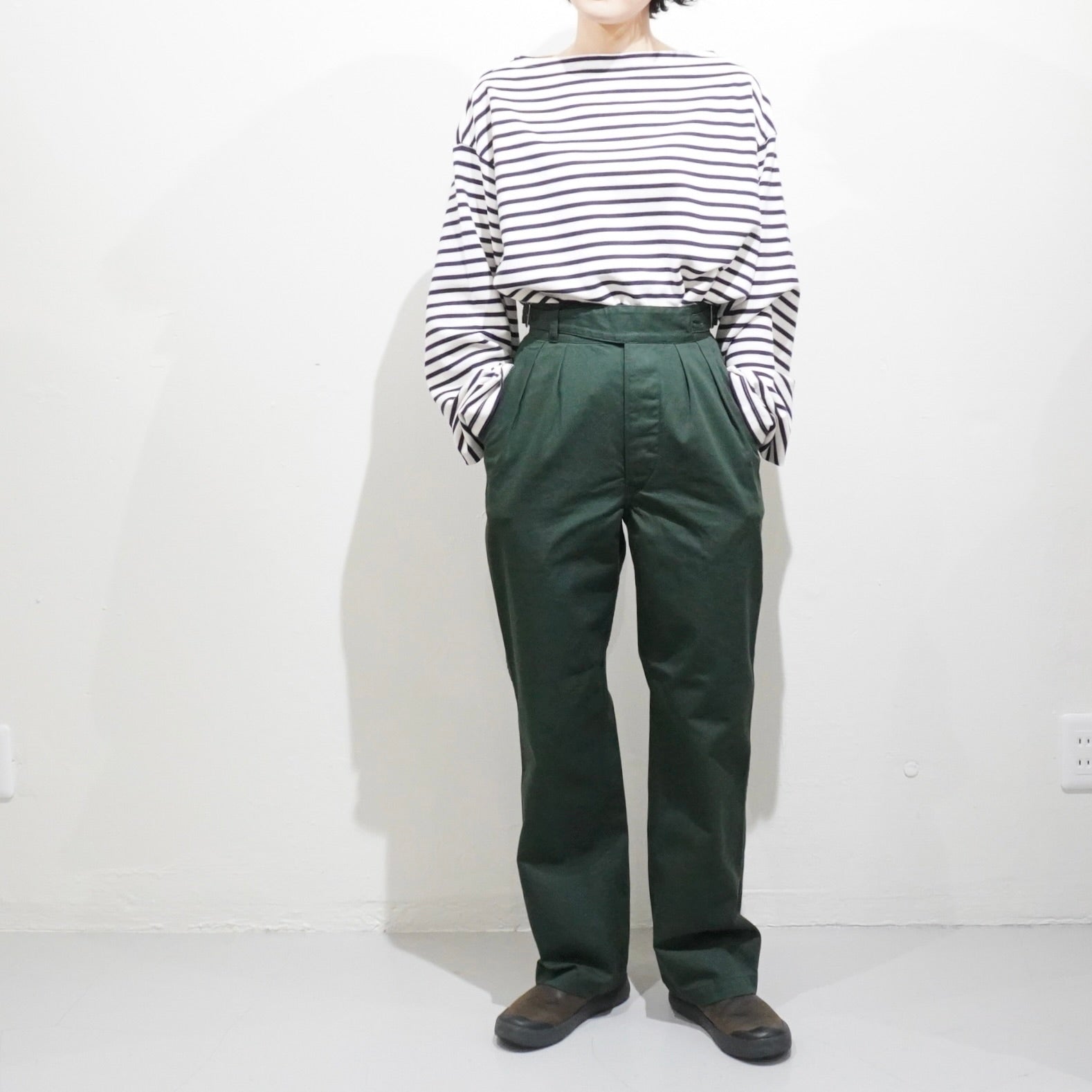 LENO] SIDE BELTED GURKHA TROUSERS WOMENS リノ グルカ トラウザーズ- apartir – apartir  Online Store