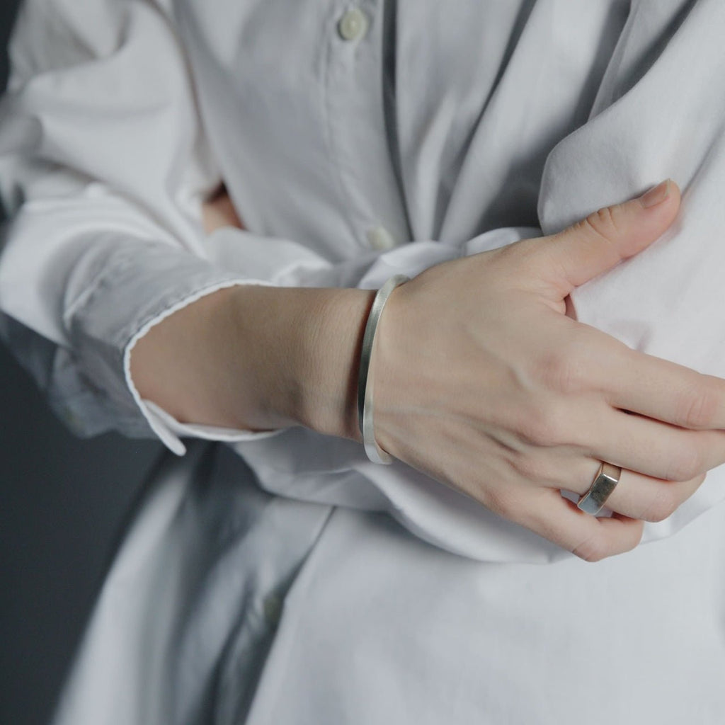 [NINENINE] シルバー925 バングル ｜幅4mm｜21 - B - 001 - apartir Online Store アパルティール セレクトショップ