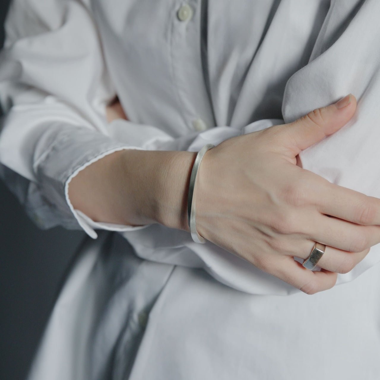 [NINENINE] シルバー925 バングル ｜幅4mm｜21 - B - 001 - apartir Online Store アパルティール セレクトショップ