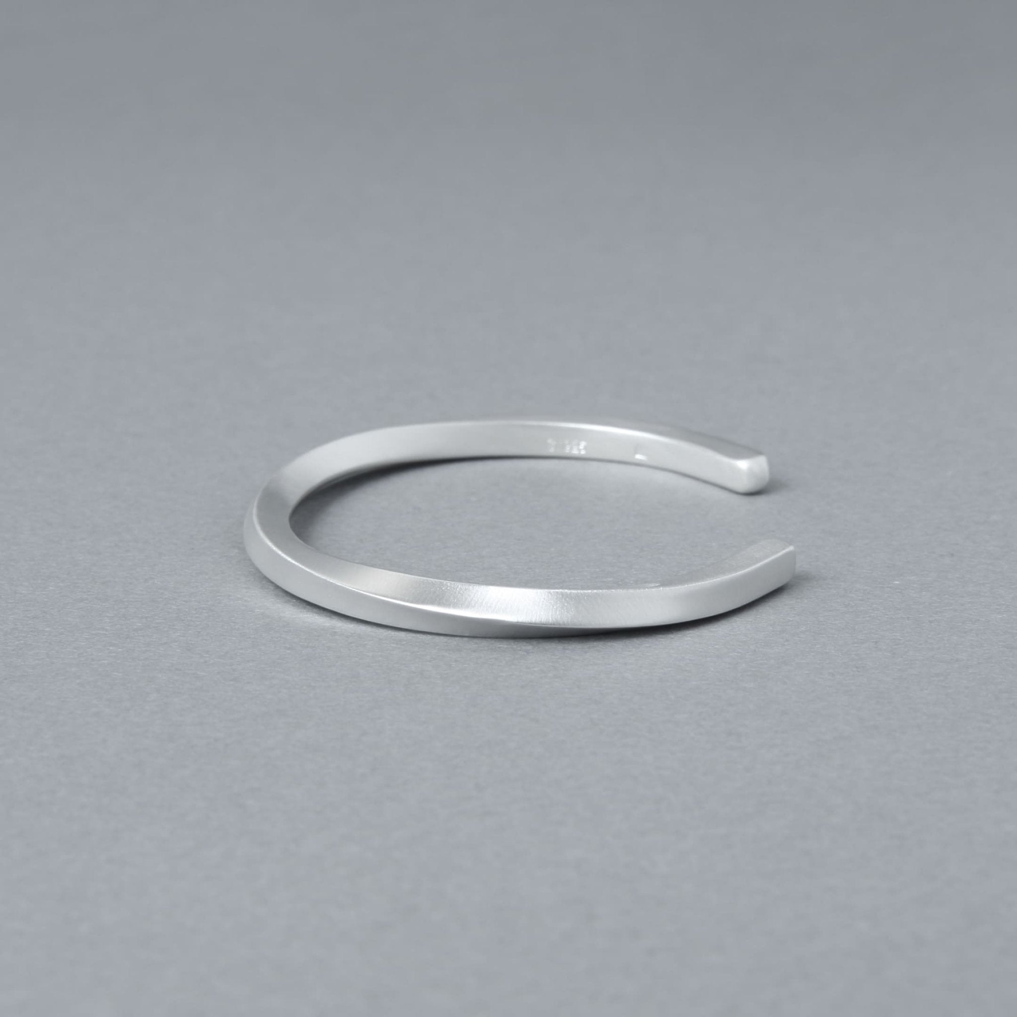 [NINENINE] シルバー925 バングル ｜幅4mm｜21 - B - 001 - apartir Online Store アパルティール セレクトショップ