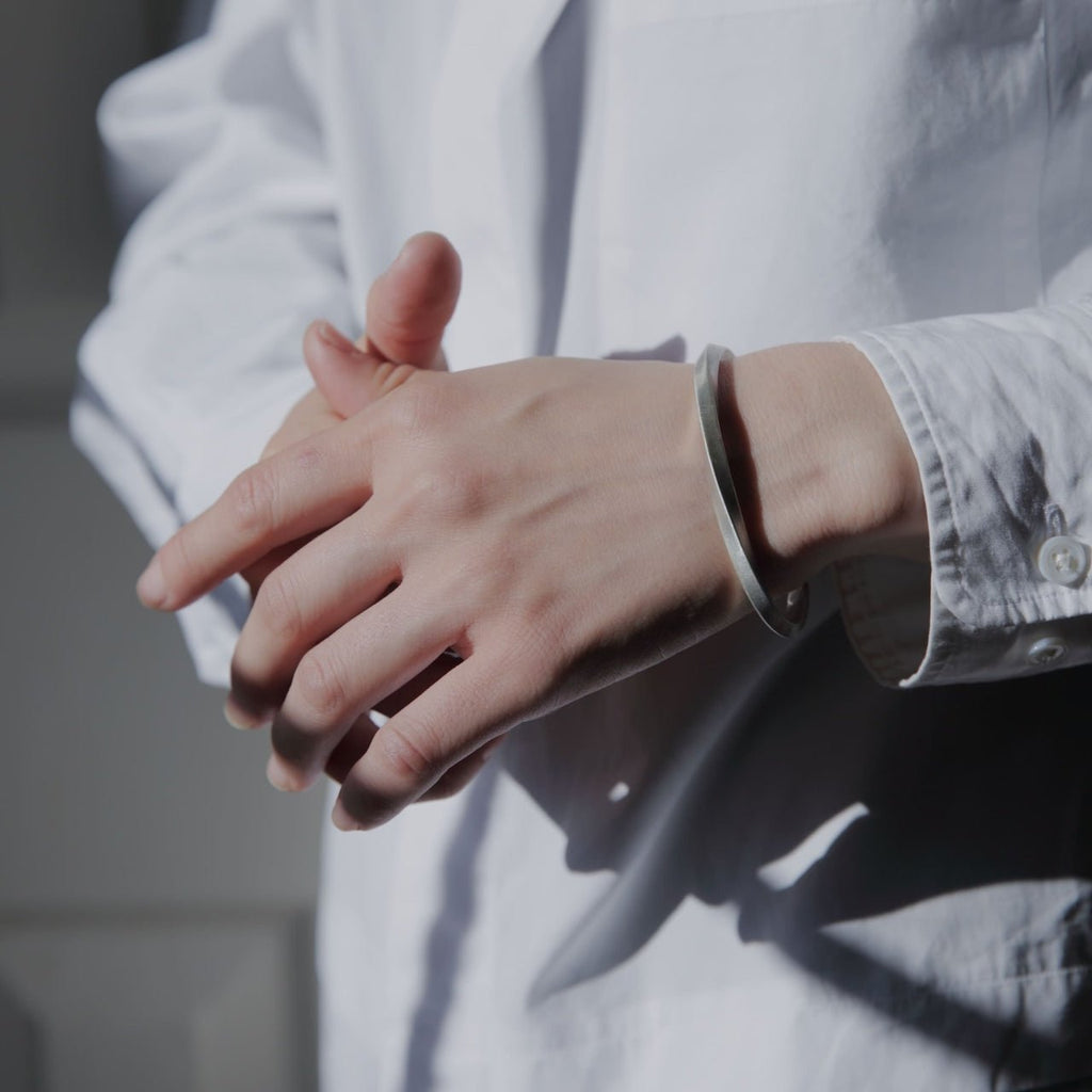 [NINENINE] シルバー925 バングル ｜幅4mm｜21 - B - 001 - apartir Online Store アパルティール セレクトショップ