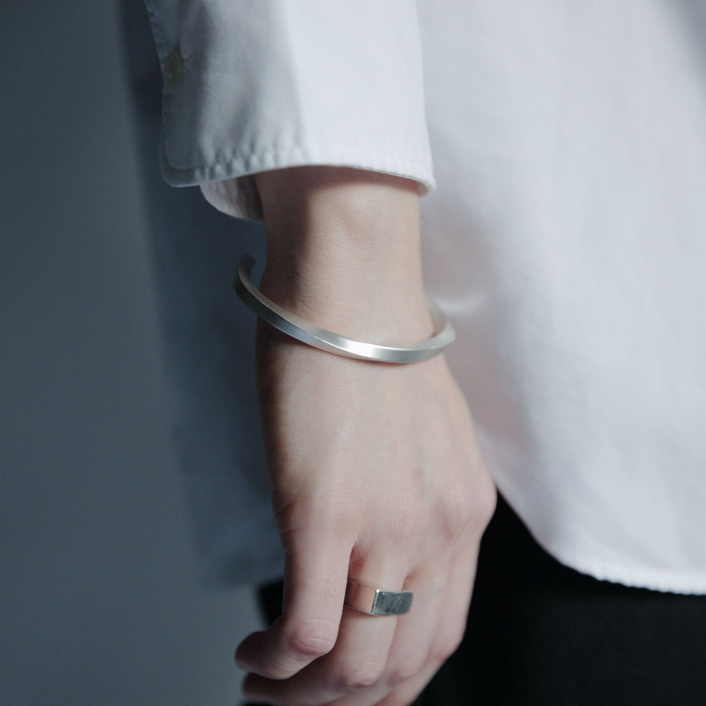 [NINENINE] シルバー925 バングル ｜幅4mm｜21 - B - 001 - apartir Online Store アパルティール セレクトショップ