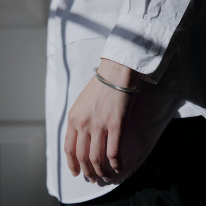 [NINENINE] シルバー925 バングル ｜幅4mm｜21 - B - 001 - apartir Online Store アパルティール セレクトショップ