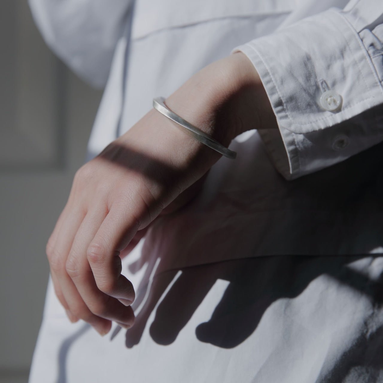 [NINENINE] シルバー925 バングル ｜幅4mm｜21 - B - 001 - apartir Online Store アパルティール セレクトショップ