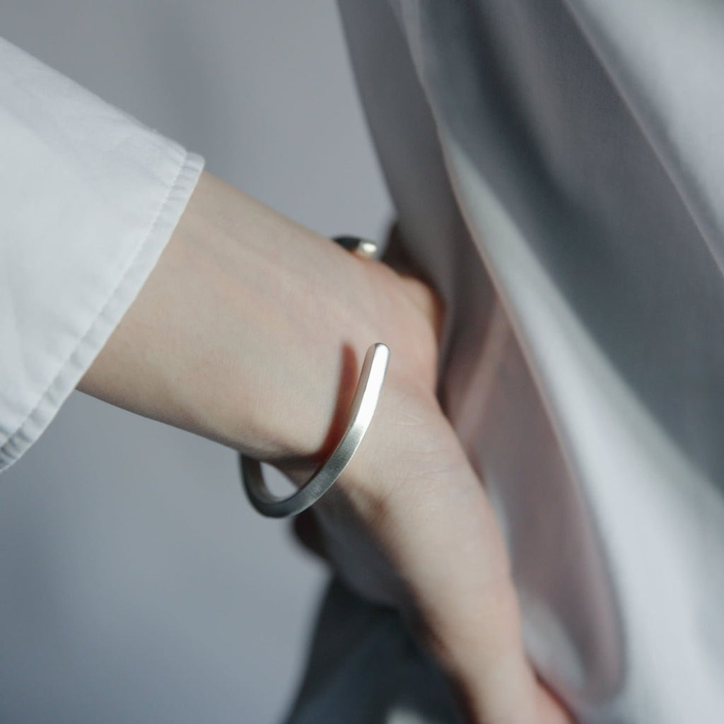 [NINENINE] シルバー925 バングル ｜幅4mm｜21 - B - 001 - apartir Online Store アパルティール セレクトショップ