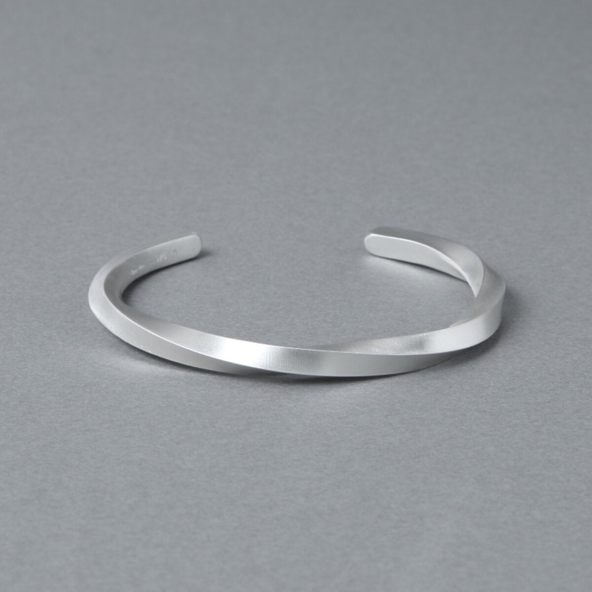 [NINENINE] シルバー925 バングル ｜幅4mm｜21-B-001 - apartir Online Store アパルティール セレクトショップ