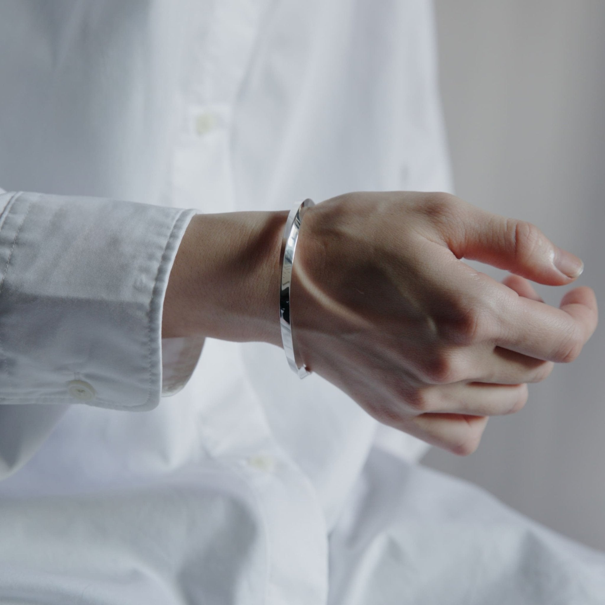 [NINENINE] シルバー925 バングル ｜幅4mm｜21 - B - 004 - apartir Online Store アパルティール セレクトショップ