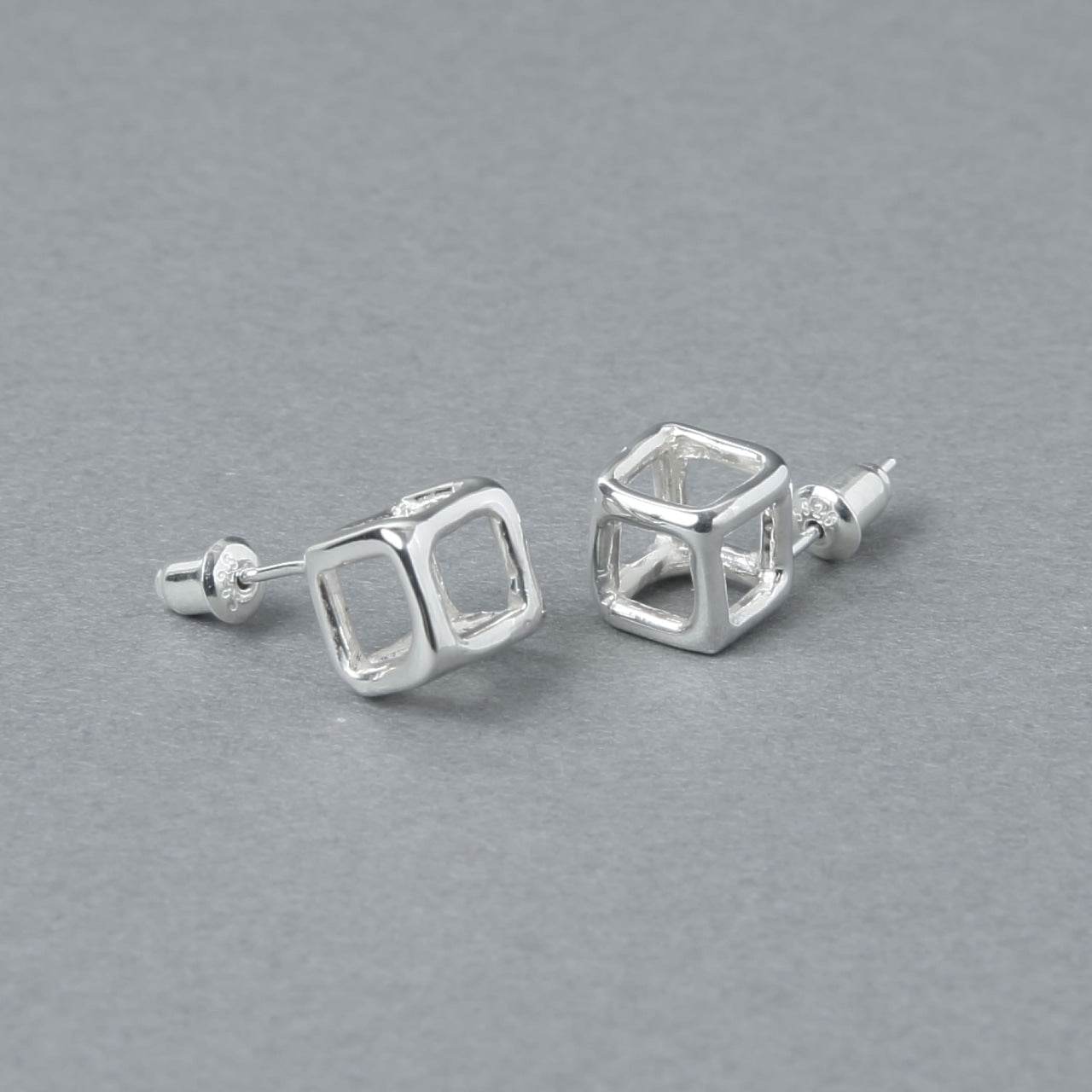 [NINENINE] シルバー925 ピアス | 7mm角 | 23 - E - 025 - apartir Online Store アパルティール セレクトショップ