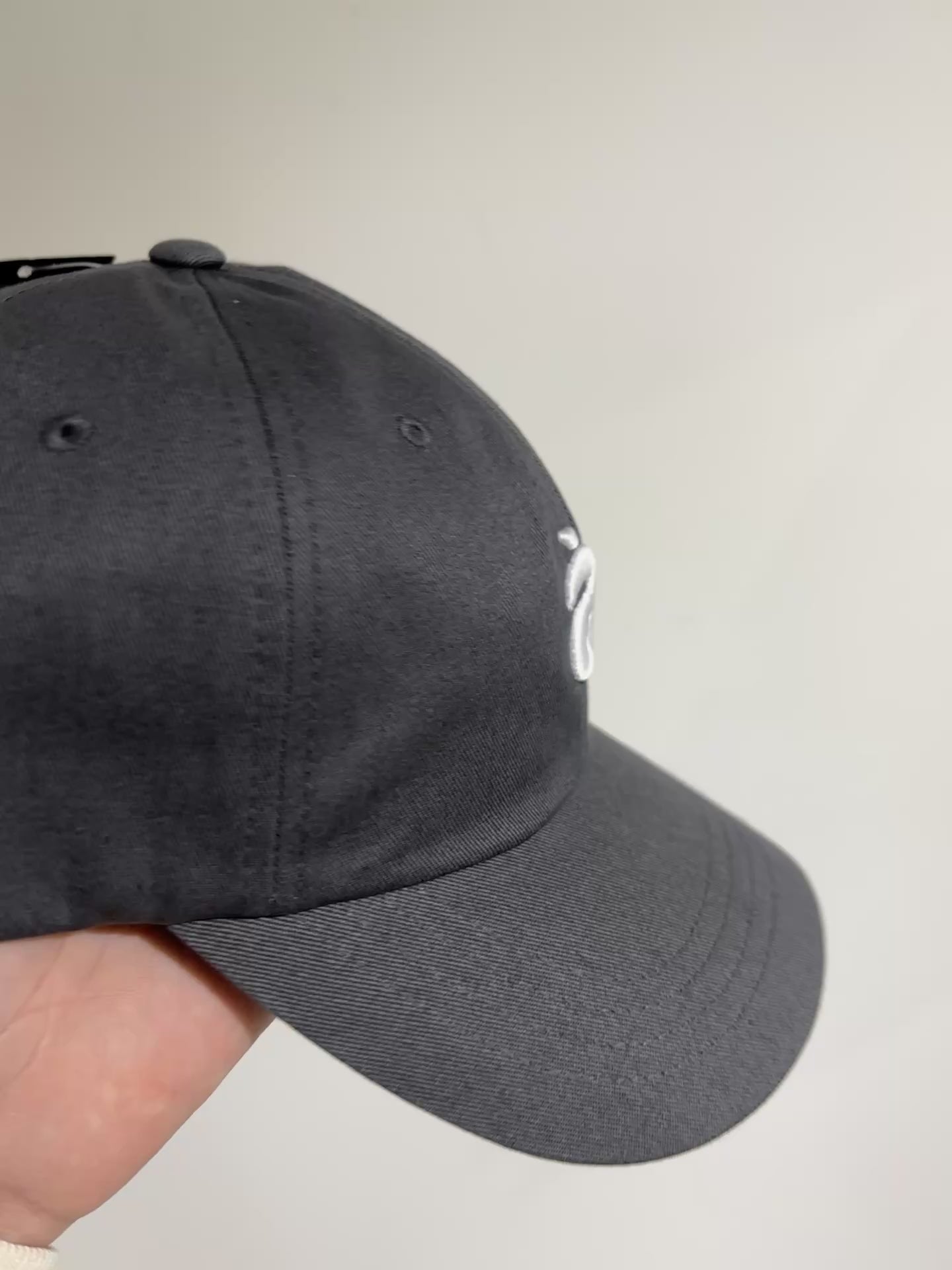 [apartir atelier] "à" Embroidered Logo Cap