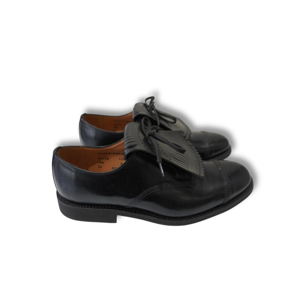 [SANDERS] Kilt Tassel Military Derby Shoe キルト タッセル サンダース ミリタリー ダービー シュー - apartir Online Store アパルティール セレクトショップ