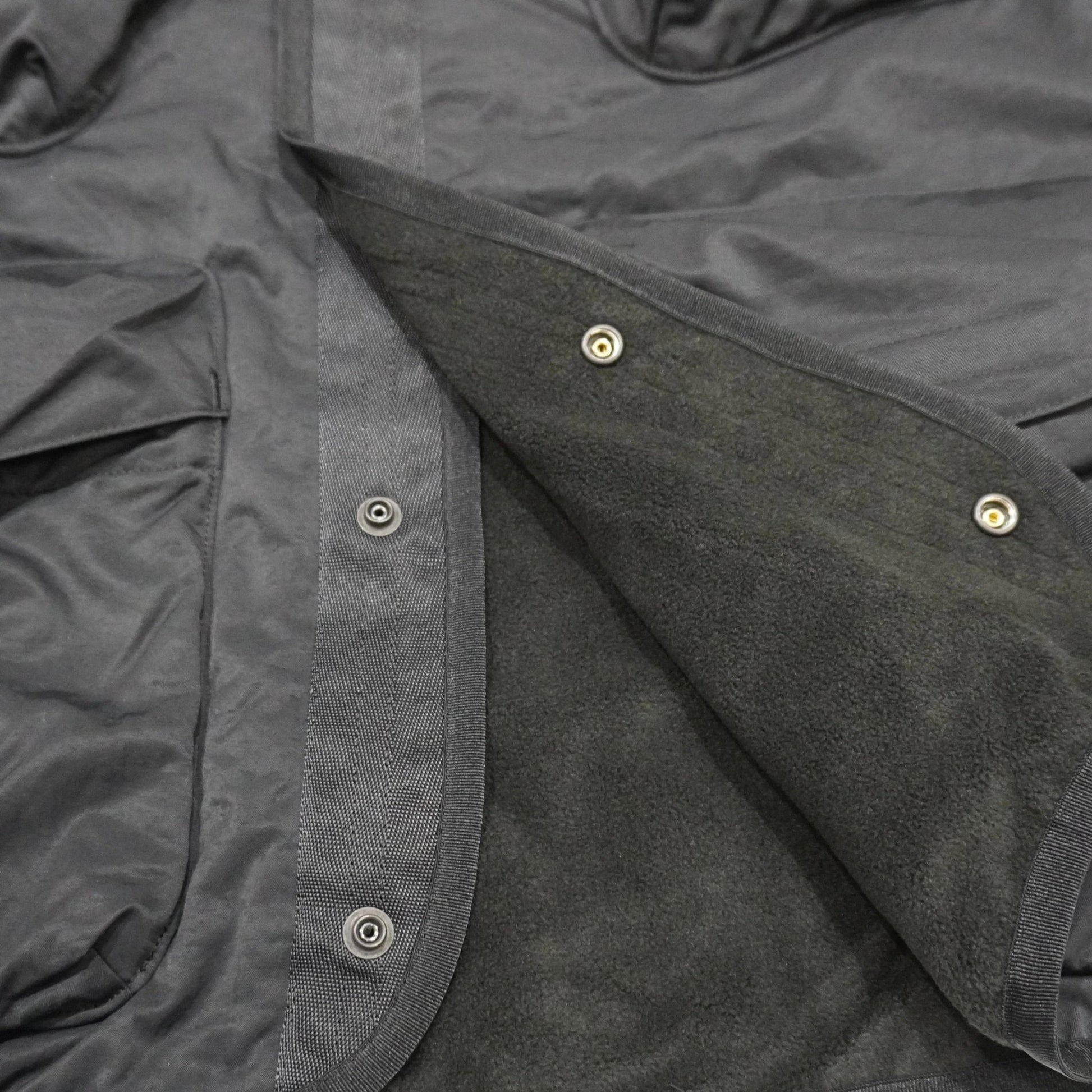 [Scye] High Multi Taslan Nylon Twill Collarless Jacket ハイマルチタスラン ナイロンツイル カラーレスジャケット - apartir Online Store アパルティール セレクトショップ