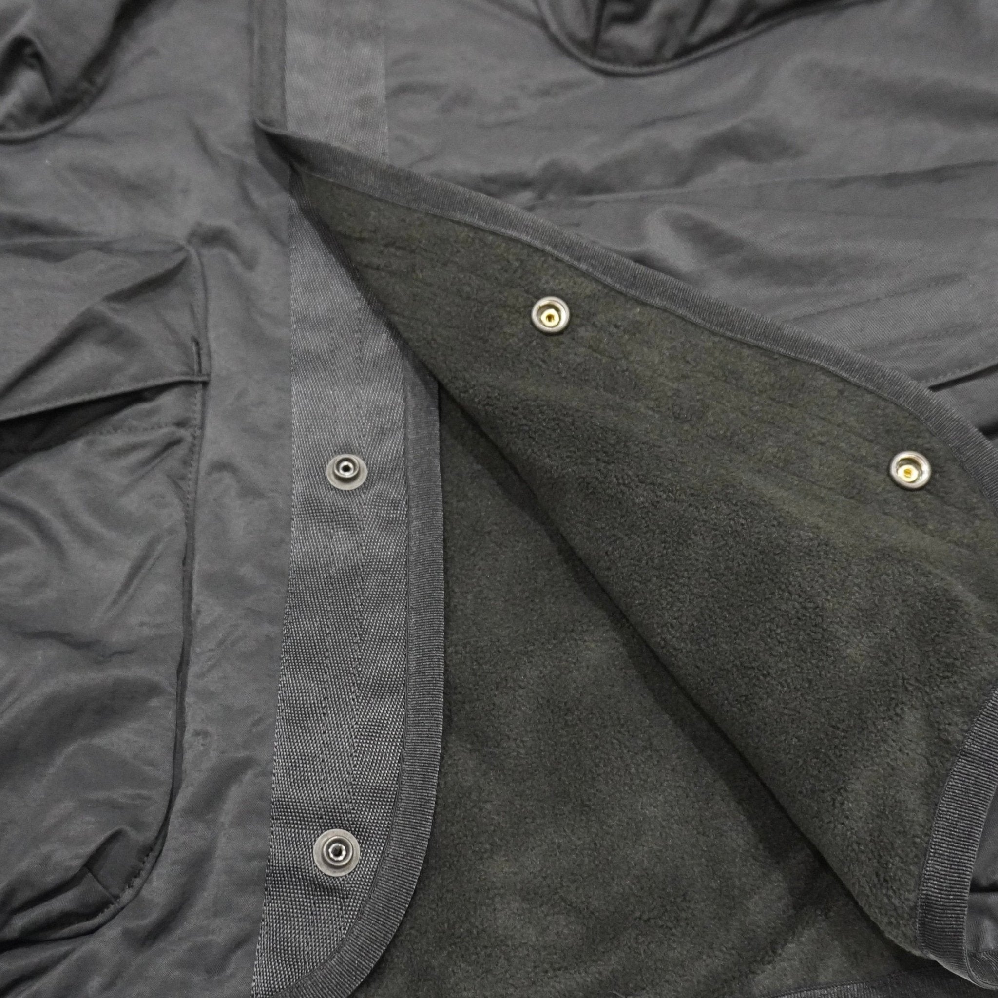 [Scye] High Multi Taslan Nylon Twill Collarless Jacket ハイマルチタスラン ナイロンツイル カラーレスジャケット - apartir Online Store アパルティール セレクトショップ