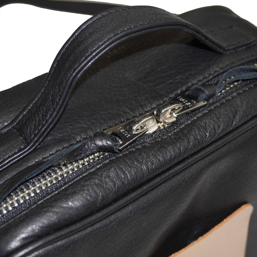 [Scye] Soft Leather Vanity Shoulder Bag サイ ソフトレザー バニティショルダーバッグ - apartir Online Store アパルティール セレクトショップ