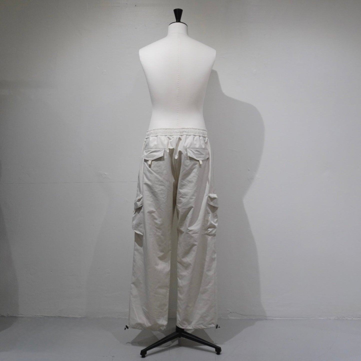 [SCYEBASICS] High Density Mil Cloth Cargo Trousers - apartir Online Store アパルティール セレクトショップ