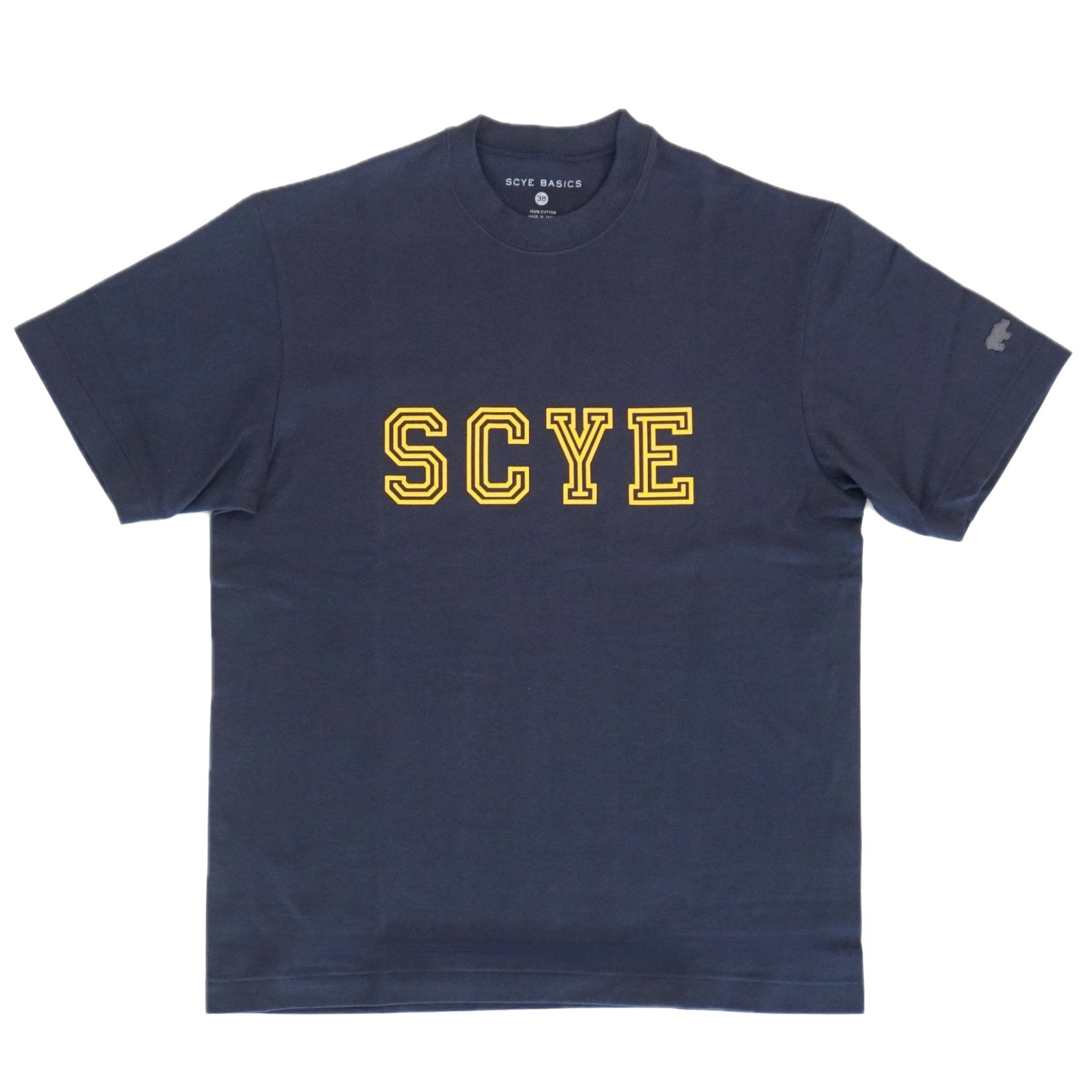 [SCYE BASICS] Logo - Flocked T-Shirt サイベーシックス ロゴ フロッキープリントTシャツ - apartir Online Store アパルティール セレクトショップ