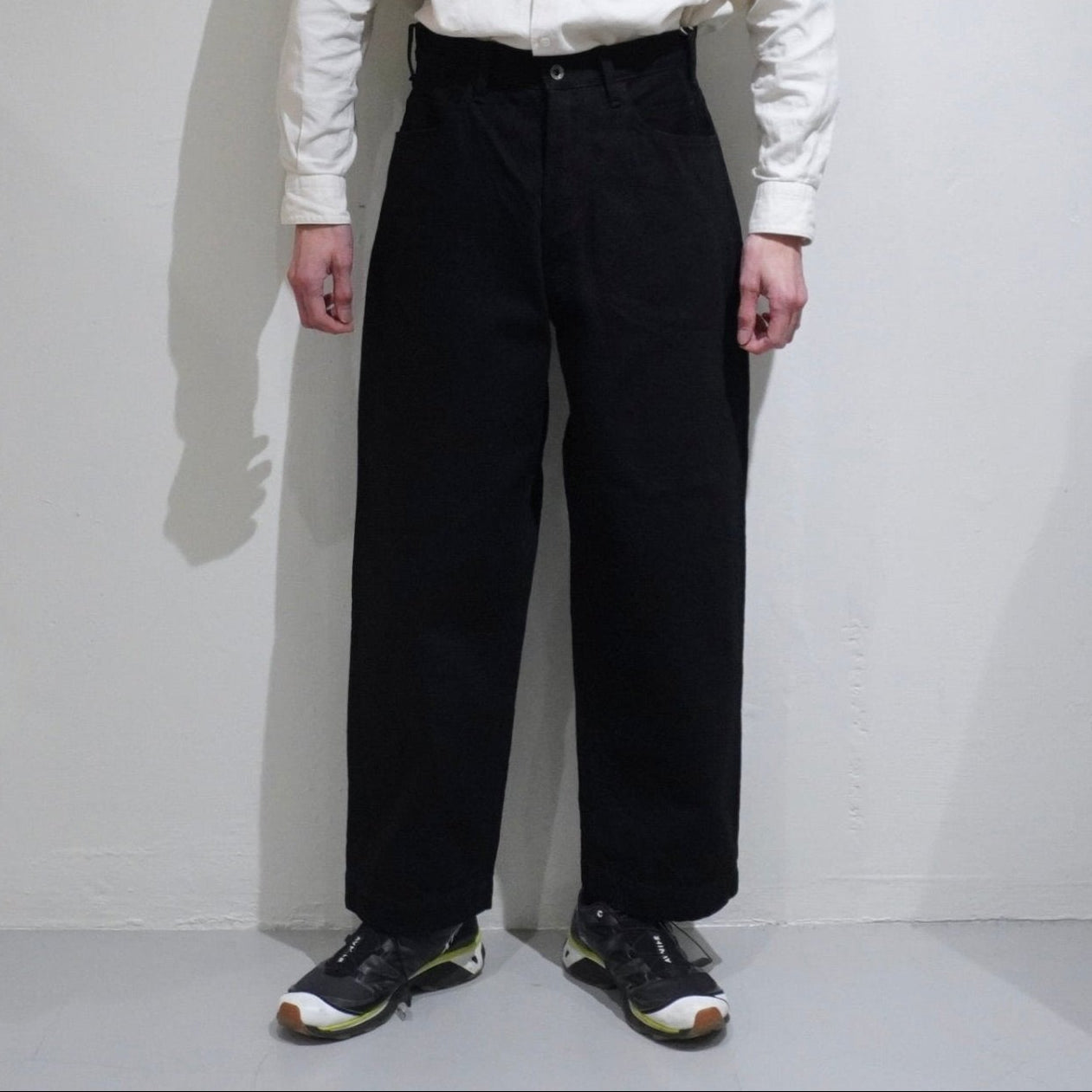 [BRU NA BOINNE] フェリシンビュッシュ ブラックパンツ OW - apartir Online Store アパルティール セレクトショップ