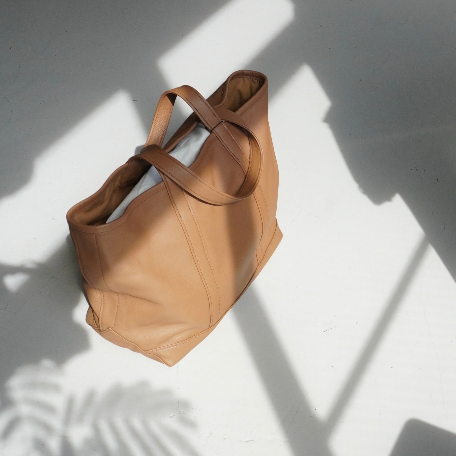 [LENO] LEATHER TOTE BAG X - LARGE リノ レザー トート バッグ - apartir Online Store アパルティール セレクトショップ