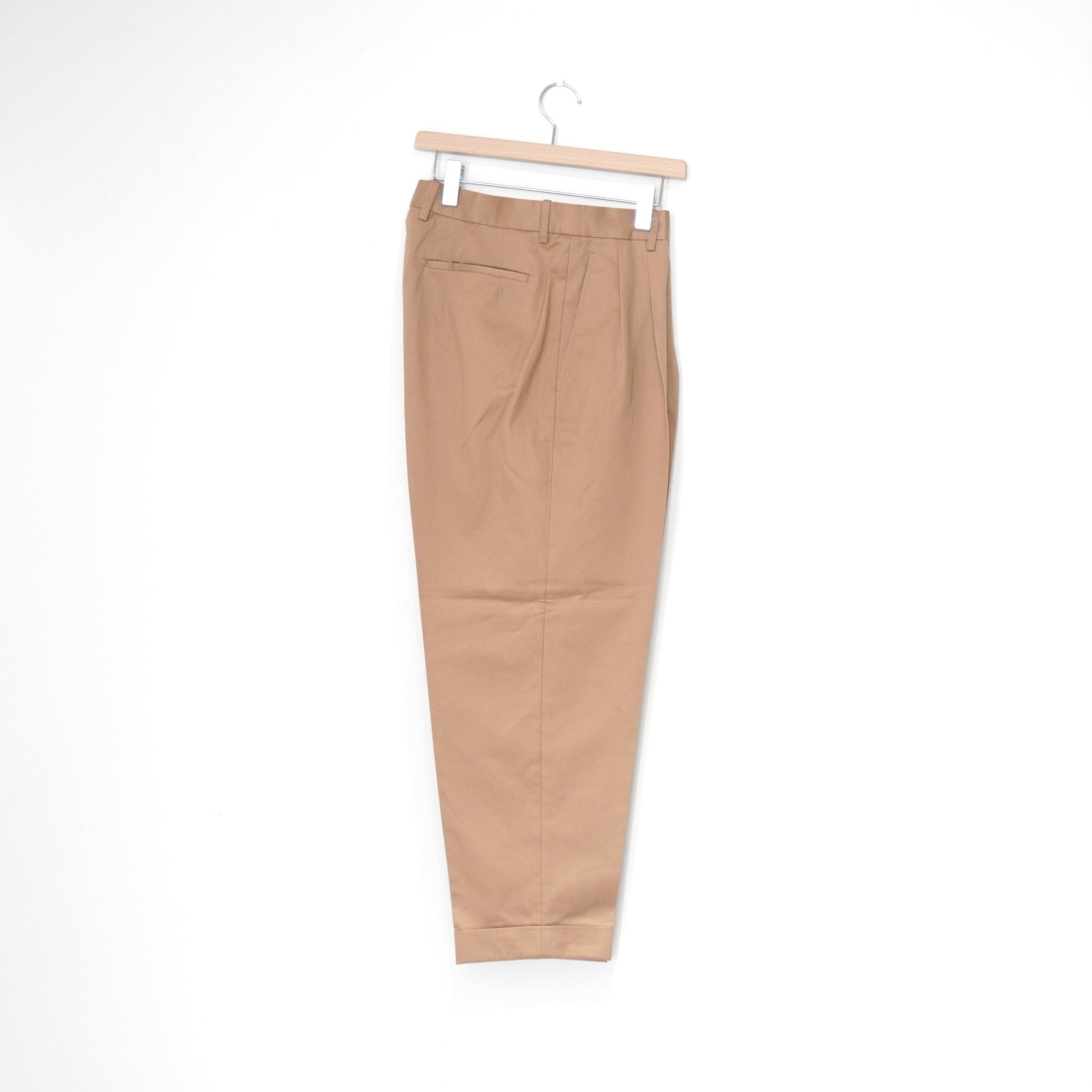 [SCYE BASICS] San Joaquin Cotton Chino Pleated Trousers サイベーシックス サンホアキン コットン チノ トラウザーズ - apartir Online Store アパルティール セレクトショップ