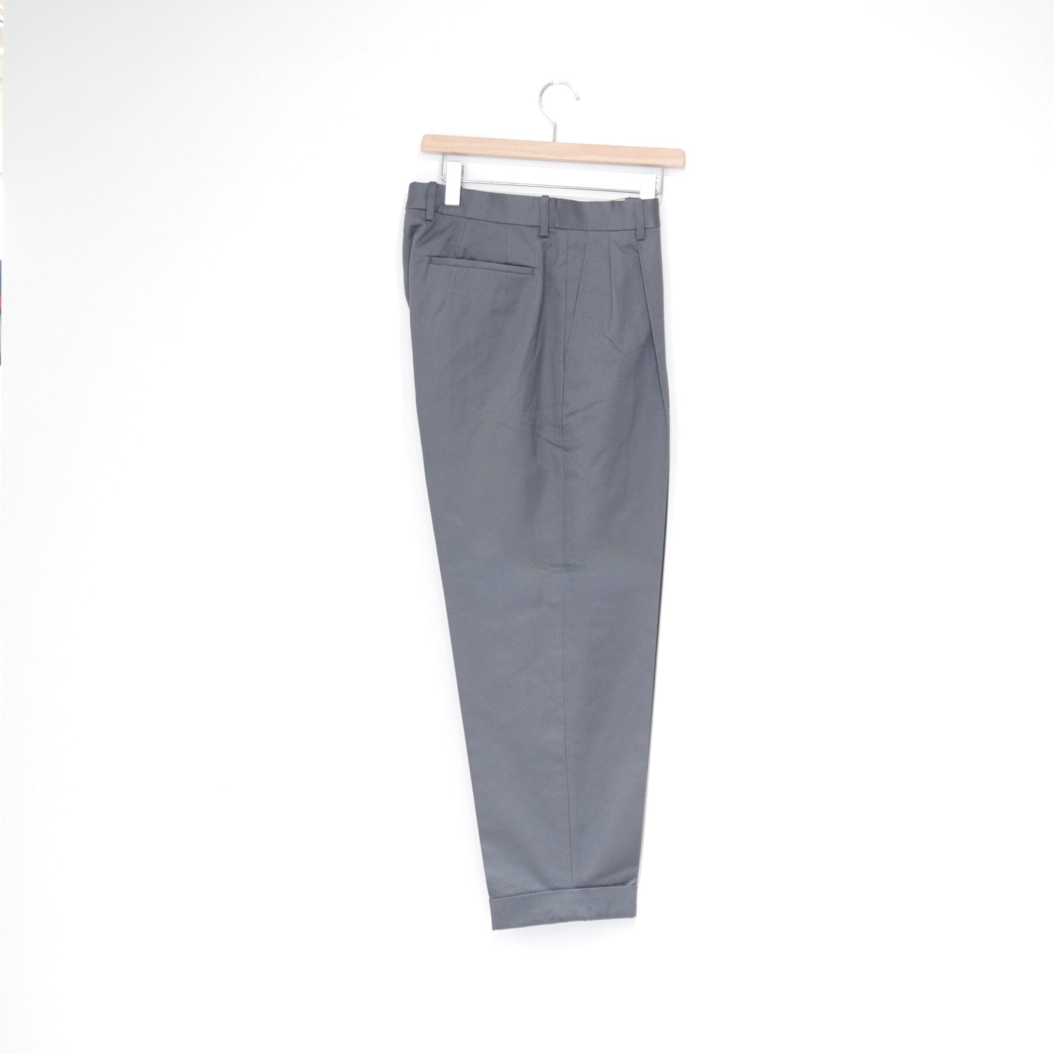 [SCYE BASICS] San Joaquin Cotton Chino Pleated Trousers - apartir Online Store アパルティール セレクトショップ