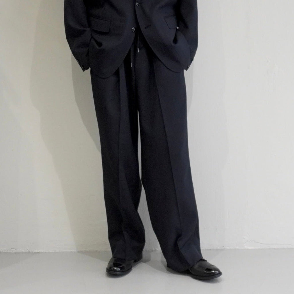 [Scye] Polyester Serge Drawstring Trousers サイ ポリエステル サージ ドローストリング トラウザーズ - apartir Online Store アパルティール セレクトショップ