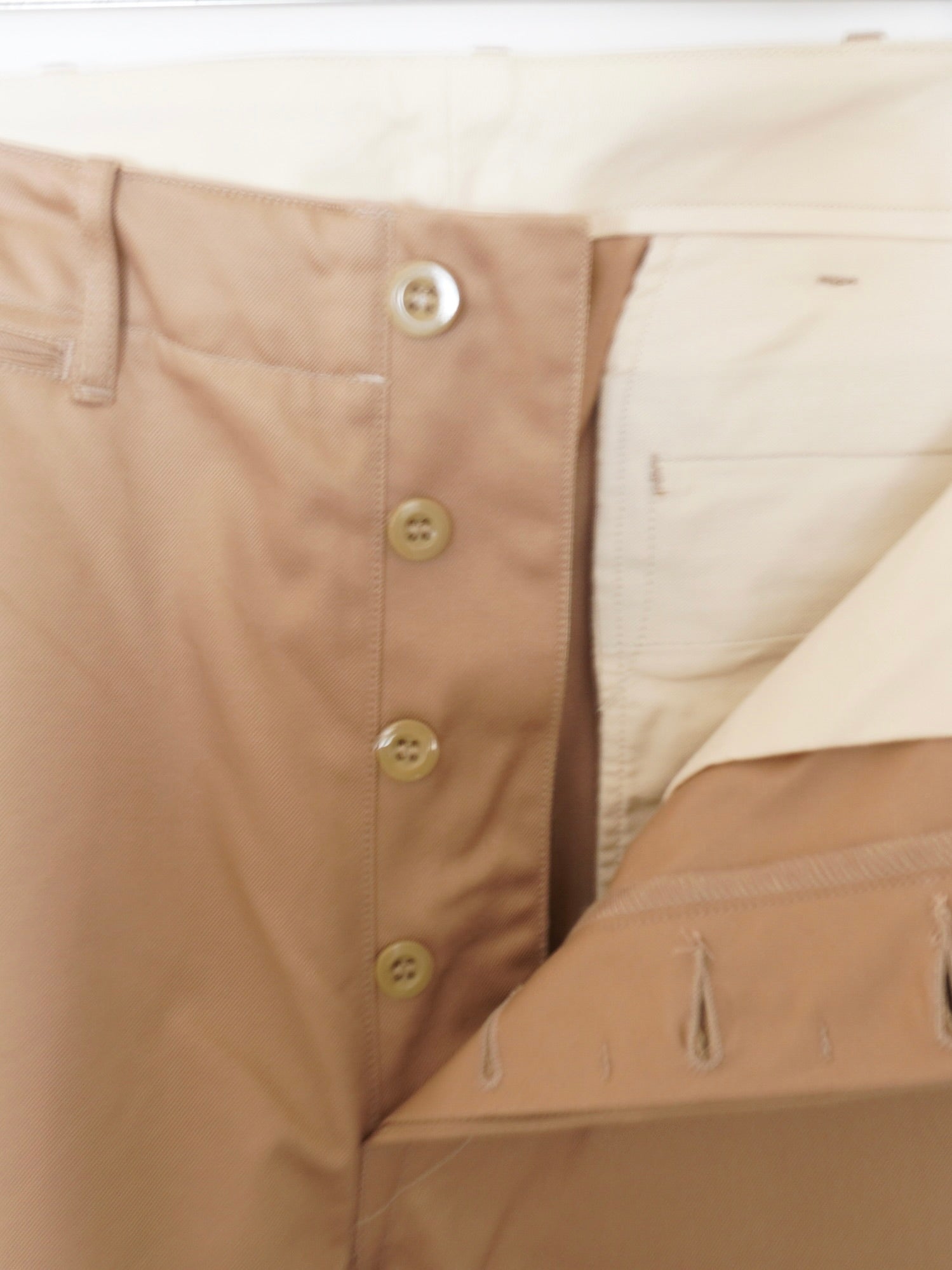 [SCYE BASICS] San Joaquin Cotton Chino 41Khaki Trousers サンホアキンコットン チノ 41カーキ トラウザー - apartir Online Store アパルティール セレクトショップ